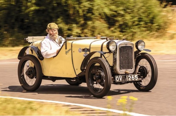 Eдин от най-популярните автомобили в Обединеното кралство между 1922 r 1939 година. Неговият прост двигател задвижва много коли, включително и първото в историята BMW. То реално е Seven, но произведено по лиценз в Германия.

И в двата варианта с атмосферно пълнене и компресор, двигателят донася голям успех в автомобилните състезания. Освен това в продължение на много години това е единственият разрешен във Формула 750. Двигателят Reliant е базиран на агрегата Seven.